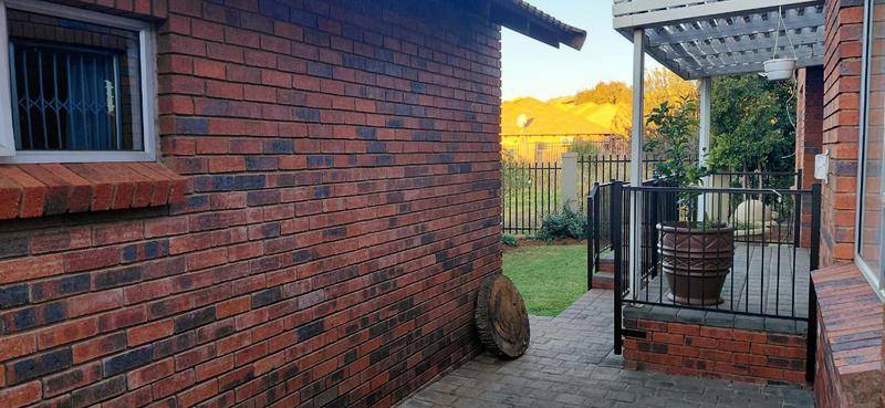 3 Bedroom Property for Sale in Pentagon Park Free State